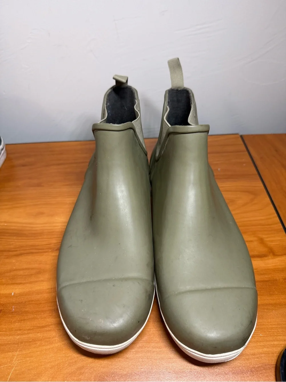 Bog Boots Men’s Overcast Chelsea Rain Boot Slip on Low Olive Green Casual 9
